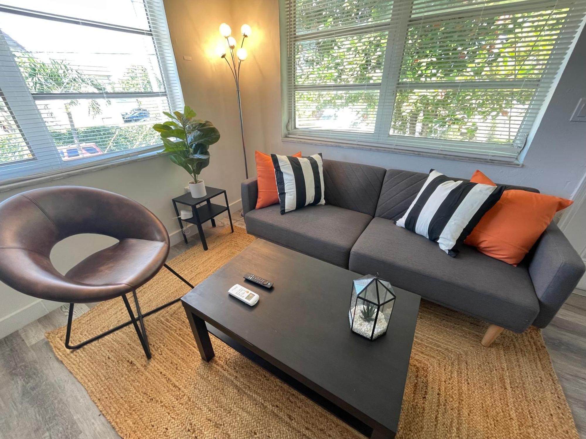 Fully Equipped Apartments With Parking Near Cocowalk Miami Exterior foto