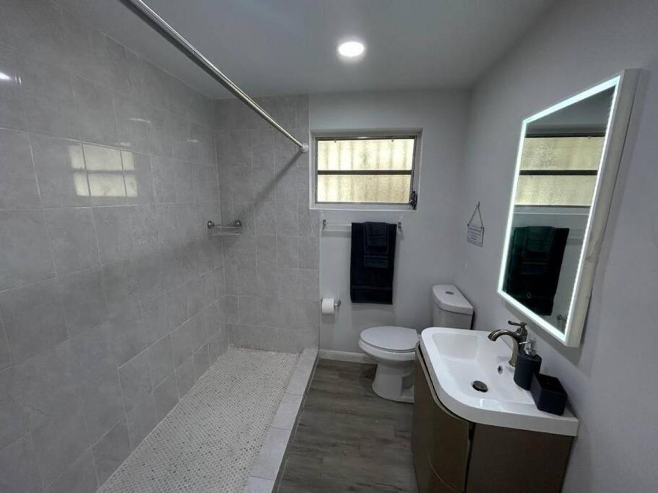 Fully Equipped Apartments With Parking Near Cocowalk Miami Exterior foto
