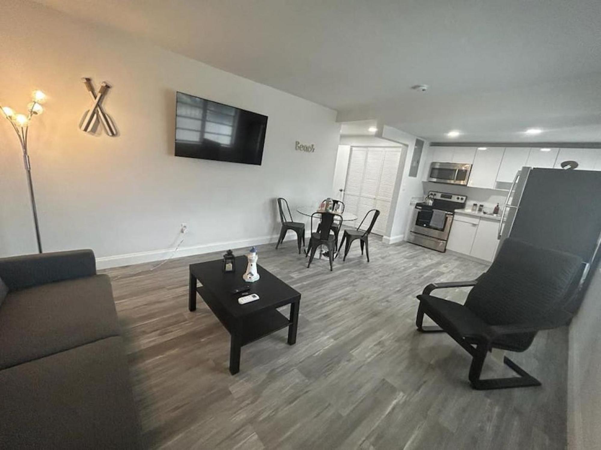 Fully Equipped Apartments With Parking Near Cocowalk Miami Exterior foto